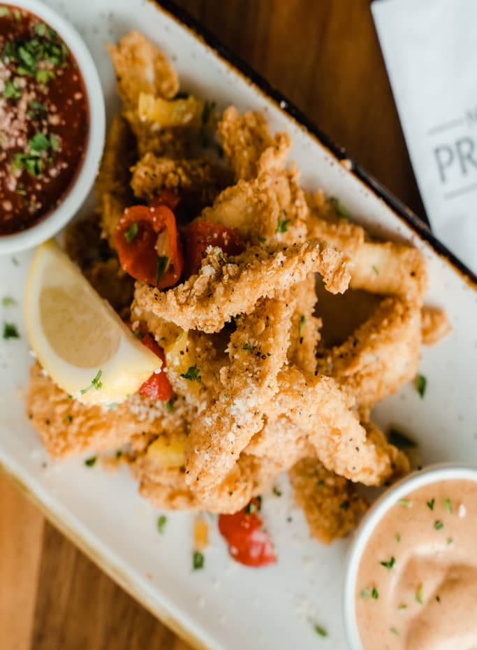 Fried calamari with dipping sauce